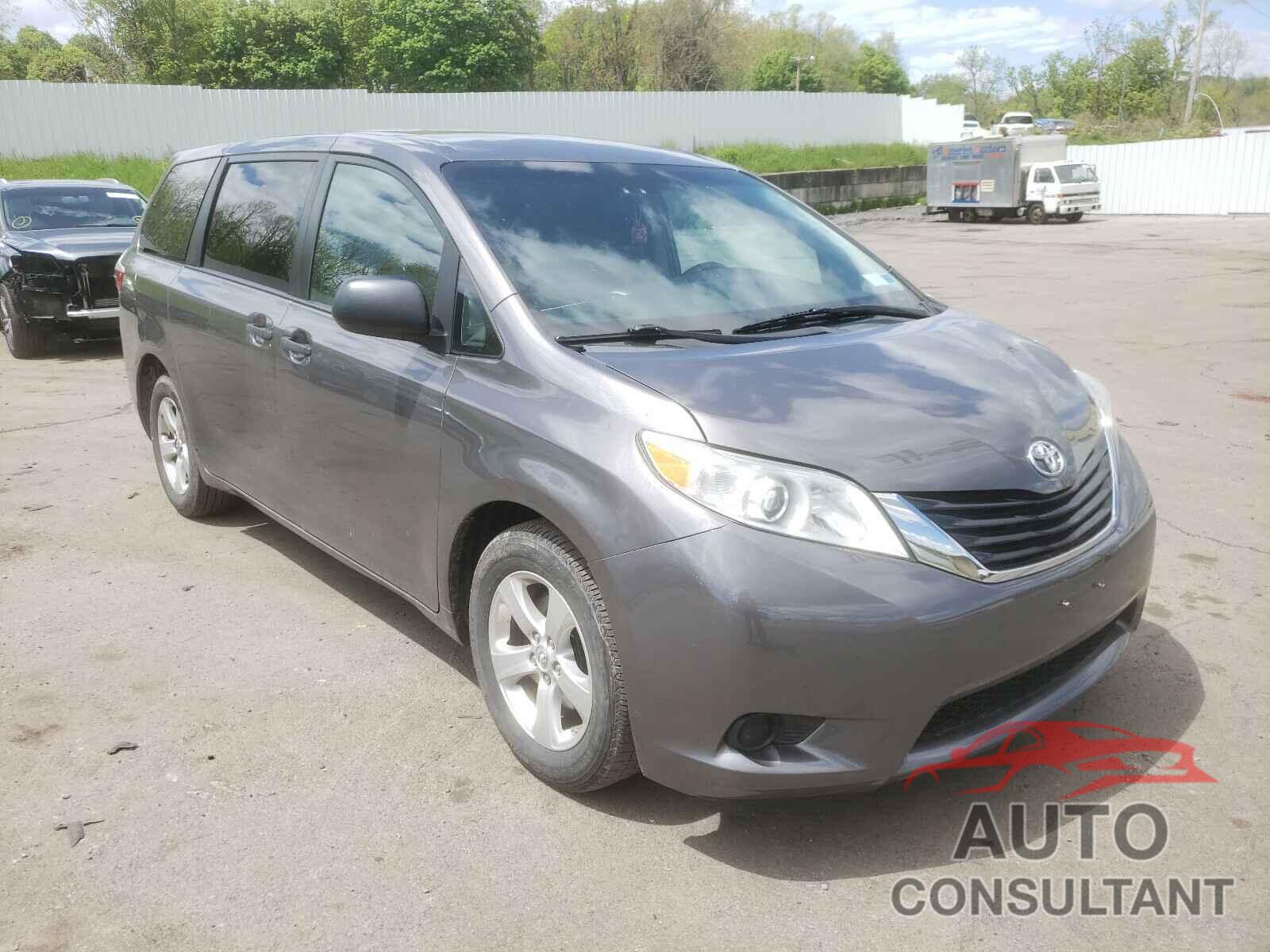 TOYOTA SIENNA 2017 - 5TDZZ3DC8HS824453