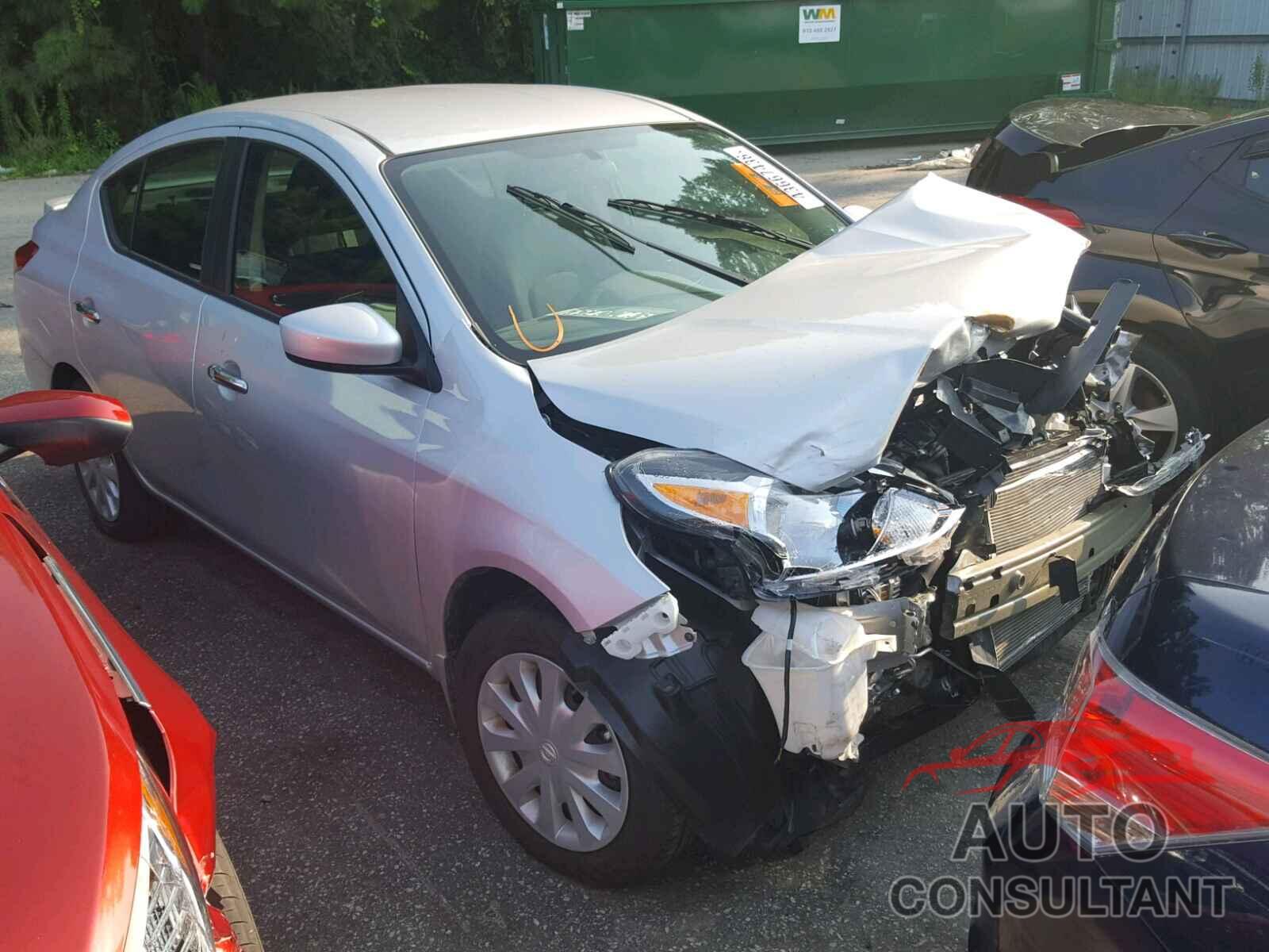NISSAN VERSA 2017 - 3N1CN7AP0HL833947