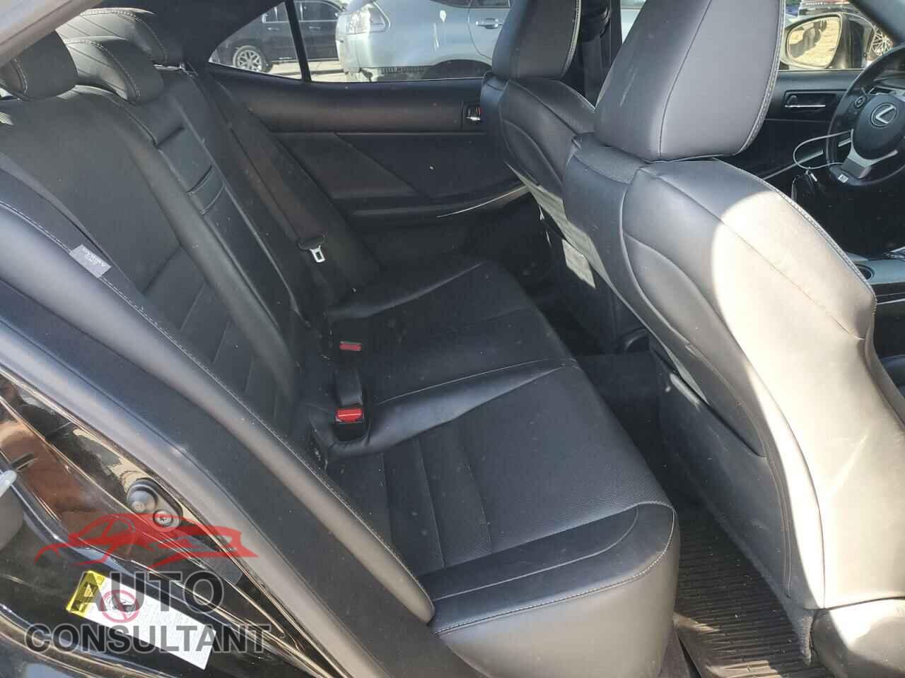 LEXUS IS 2014 - JTHBF1D20E5031556