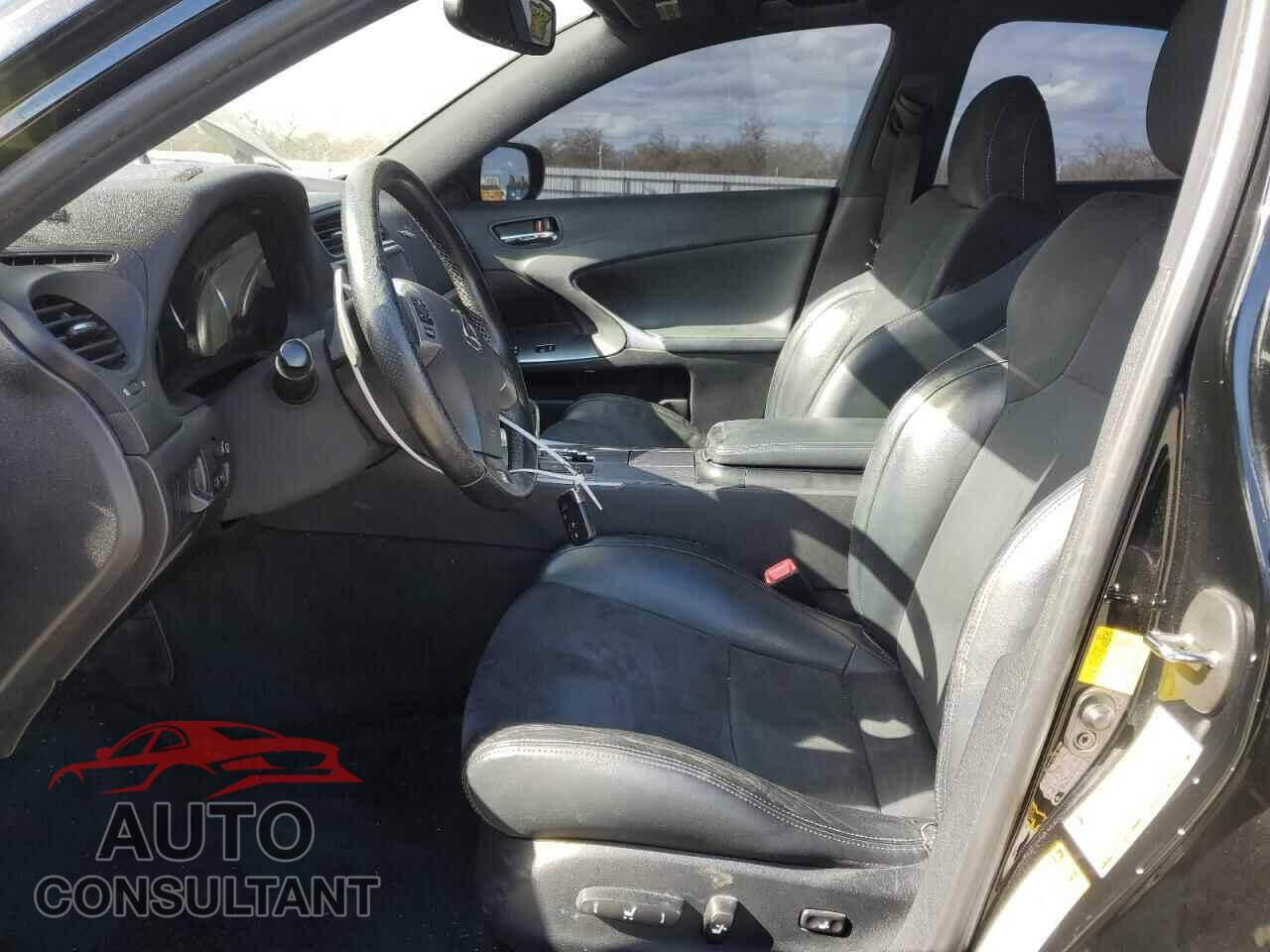 LEXUS IS 2011 - JTHBF5C23B5156538