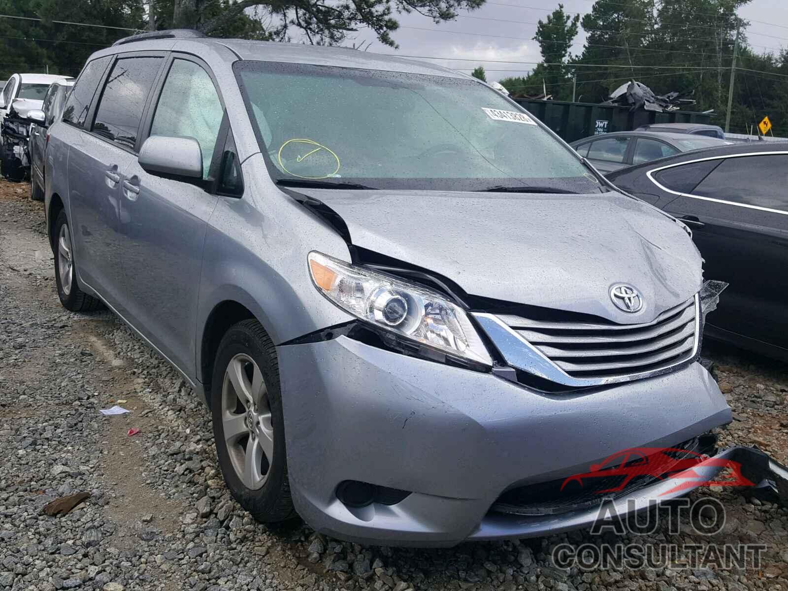 TOYOTA SIENNA LE 2015 - 5TDKK3DC4FS598902