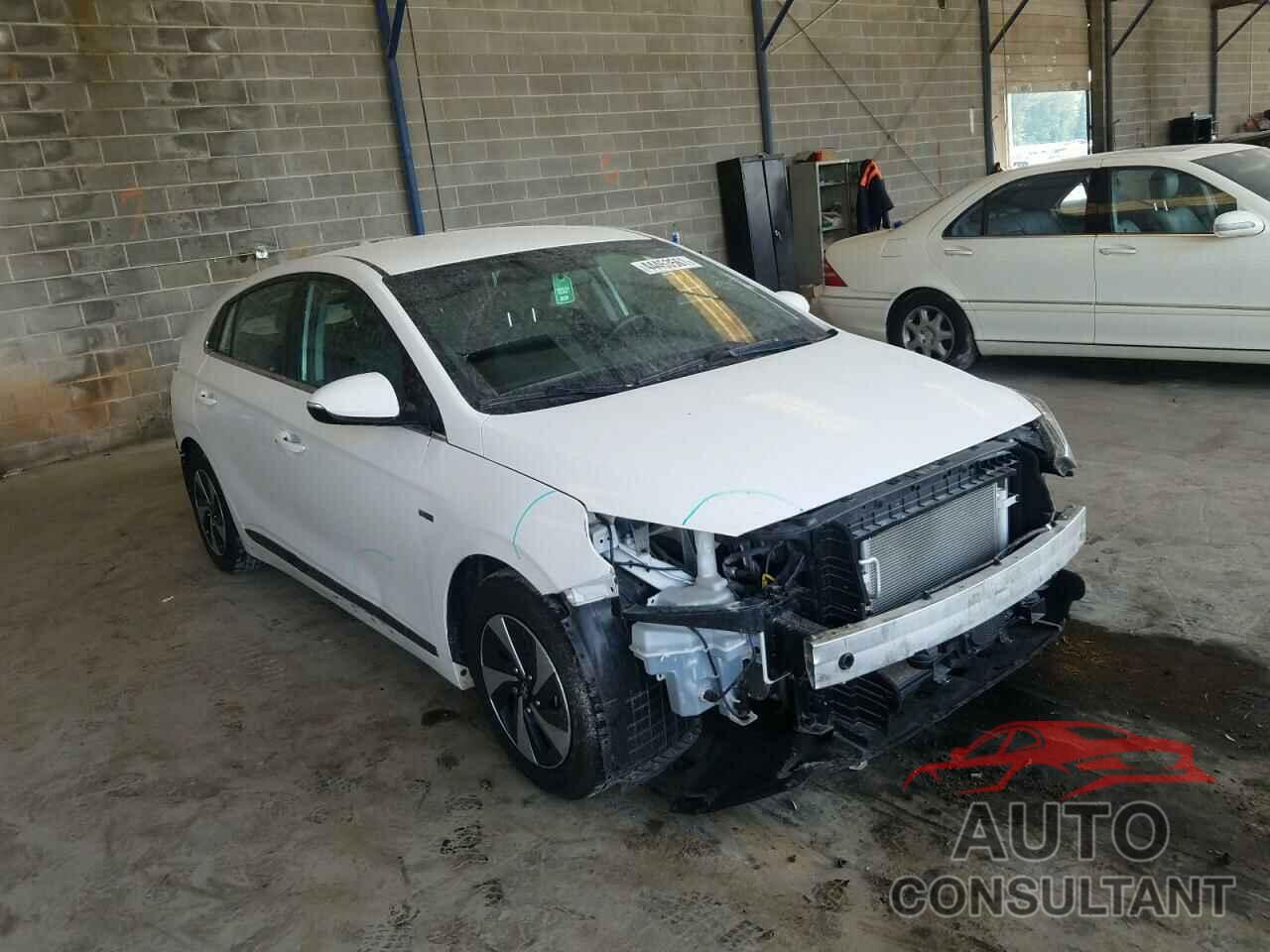 HYUNDAI IONIQ 2017 - KMHC75LC4HU039833