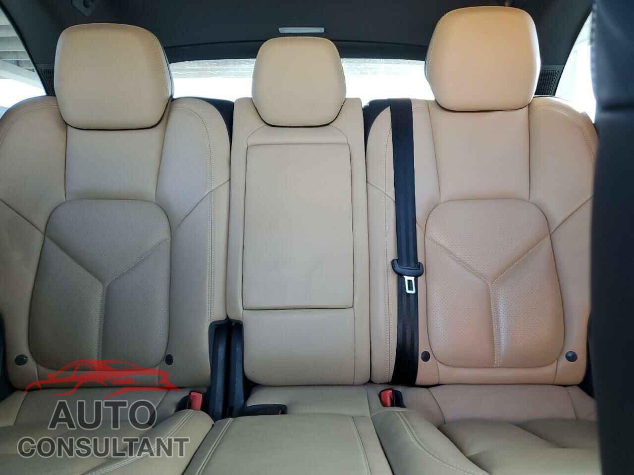PORSCHE CAYENNE 2016 - WP1AA2A2XGLA08773