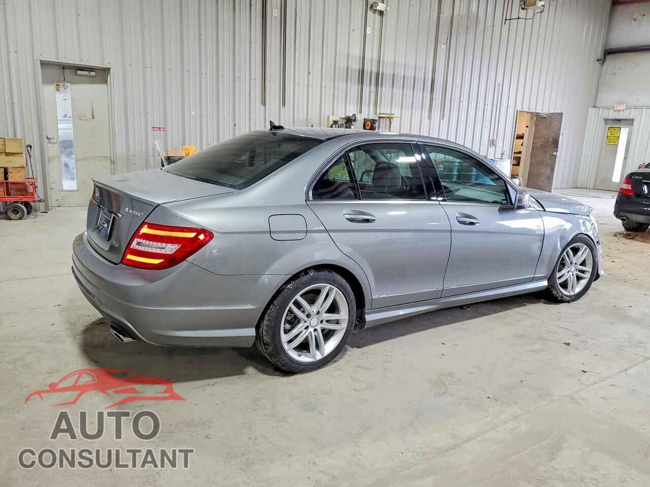 MERCEDES-BENZ C-CLASS 2013 - WDDGF8AB3DG106960