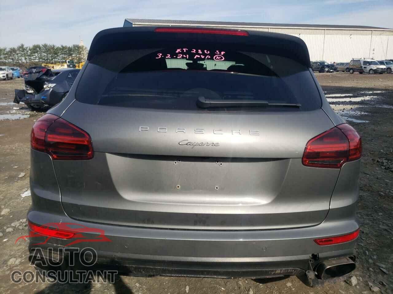 PORSCHE CAYENNE 2016 - WP1AA2A20GKA10005