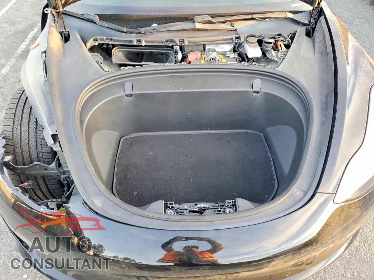 TESLA MODEL 3 2018 - 5YJ3E1EB2JF183192