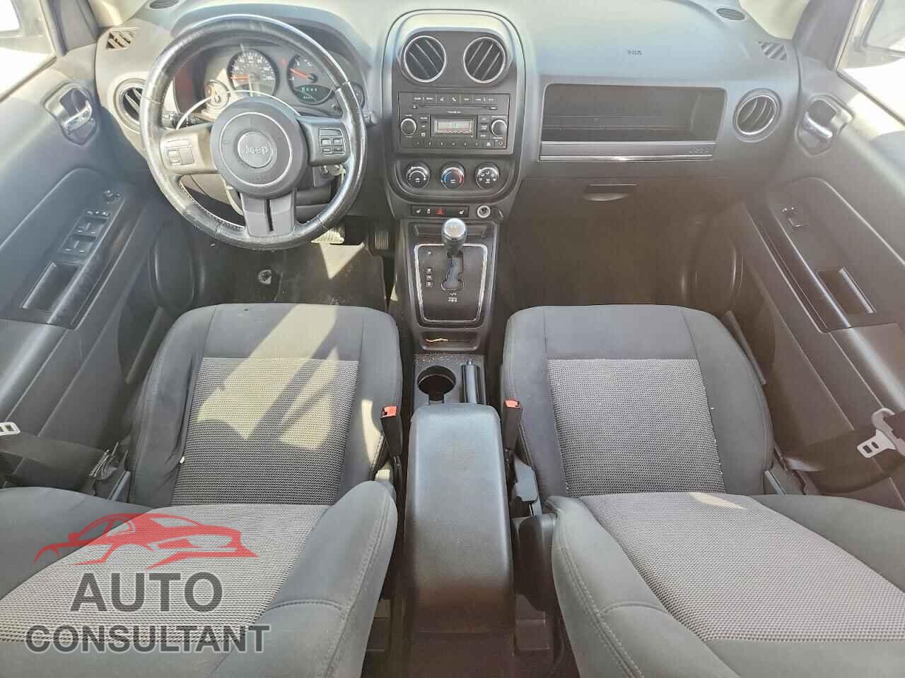 JEEP COMPASS 2011 - 1J4NF1FB6BD250495