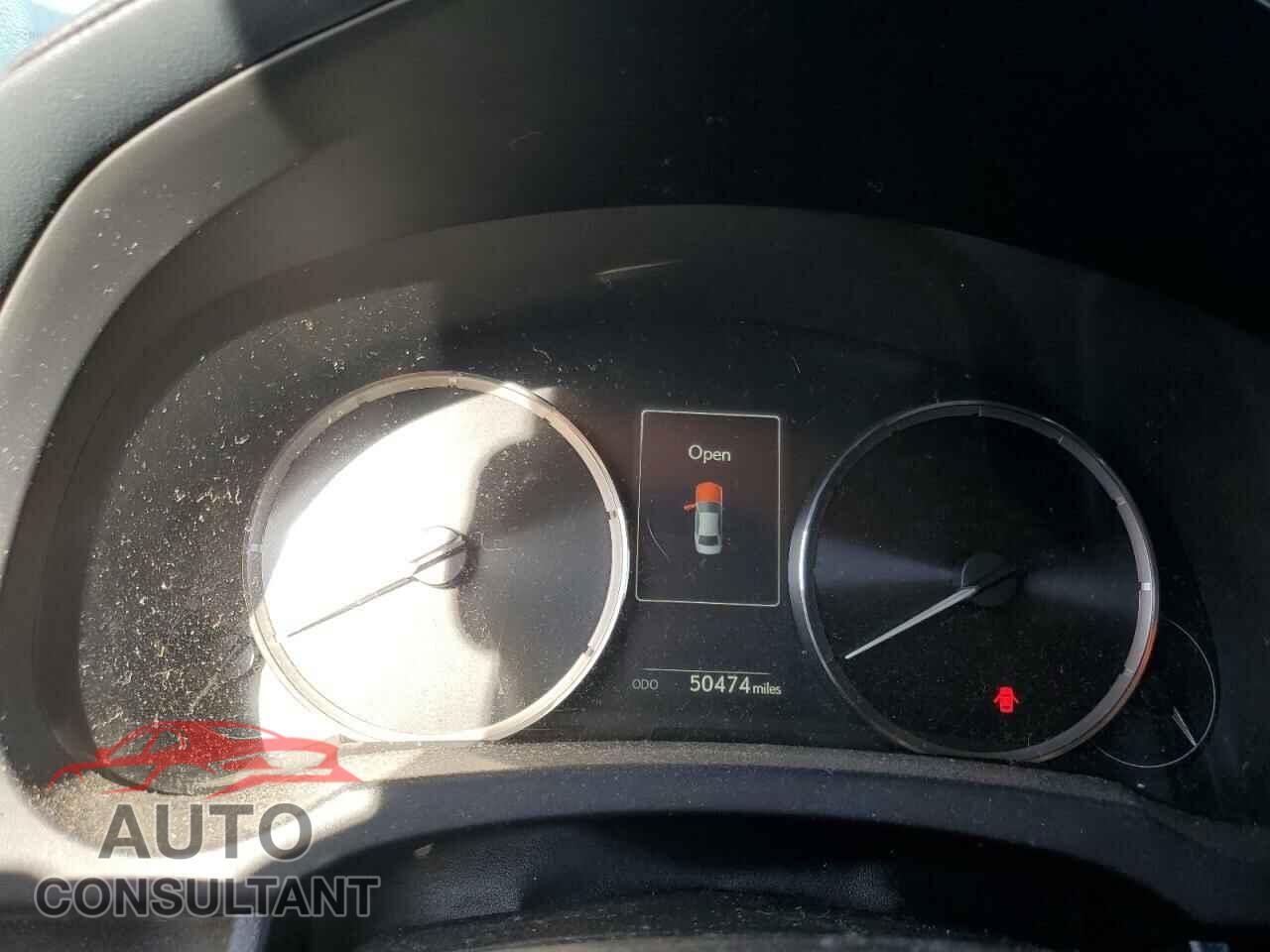 LEXUS IS 2017 - JTHBA1D29H5052425