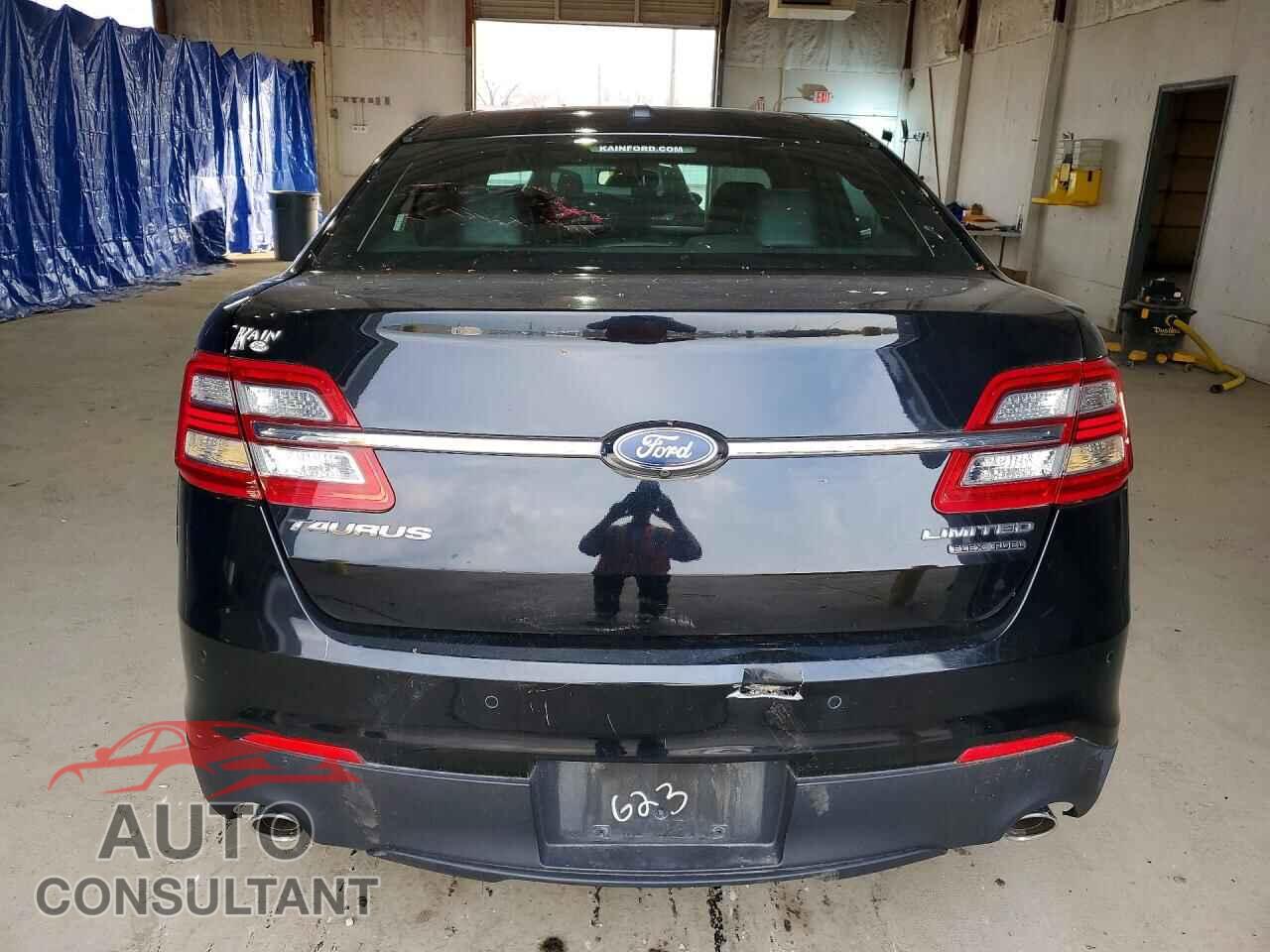 FORD TAURUS 2018 - 1FAHP2F86JG110623