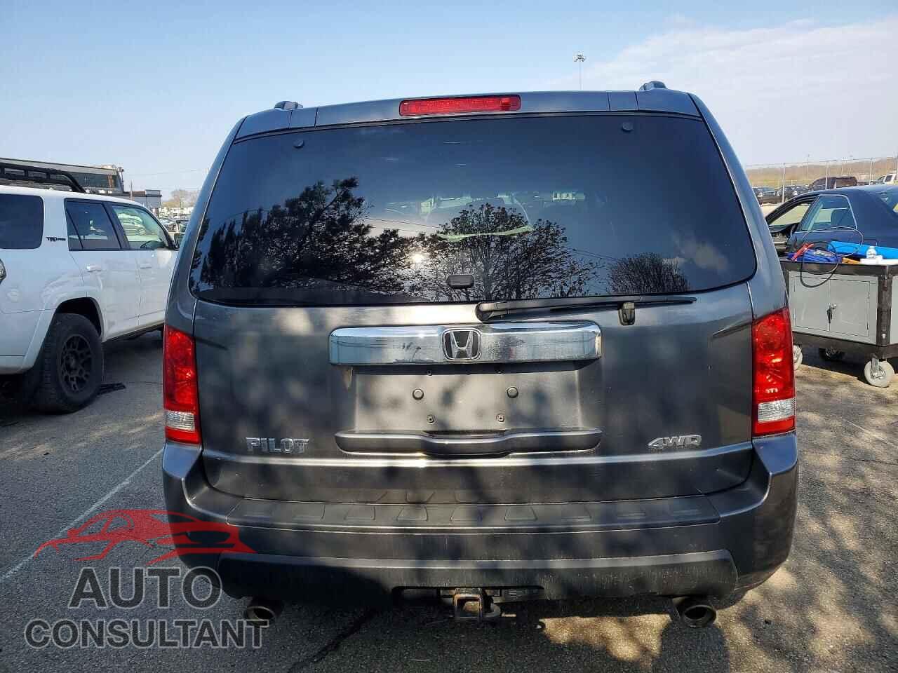 HONDA PILOT 2011 - 5FNYF4H71BB044281