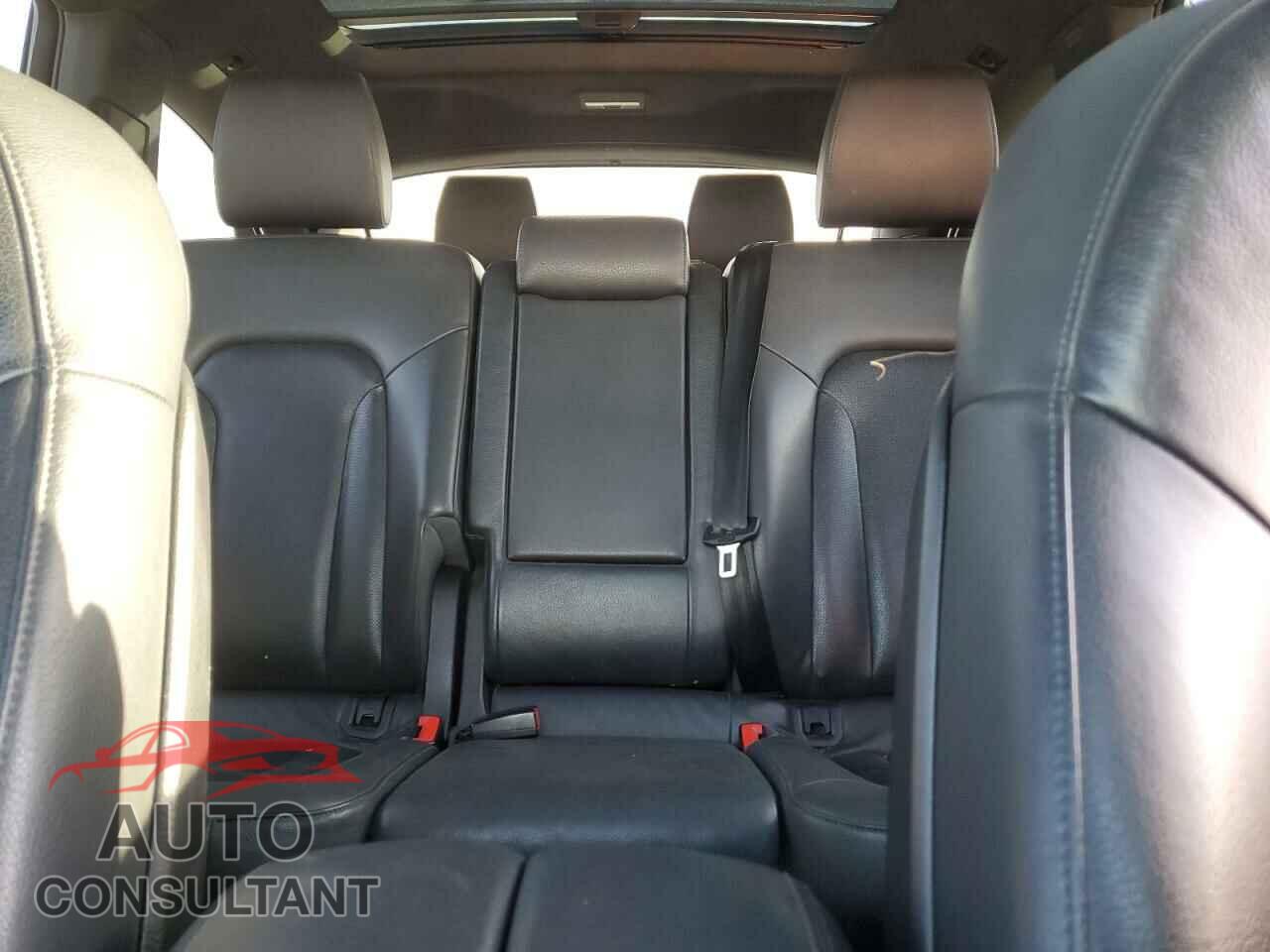 AUDI Q7 2015 - WA1WMAFE5FD002748