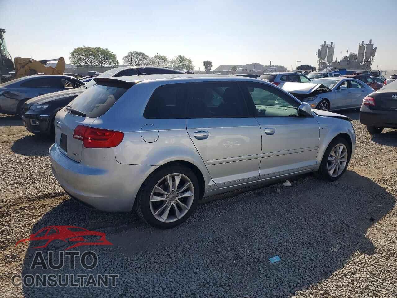 AUDI A3 2012 - WAUBEAFM4CA079369