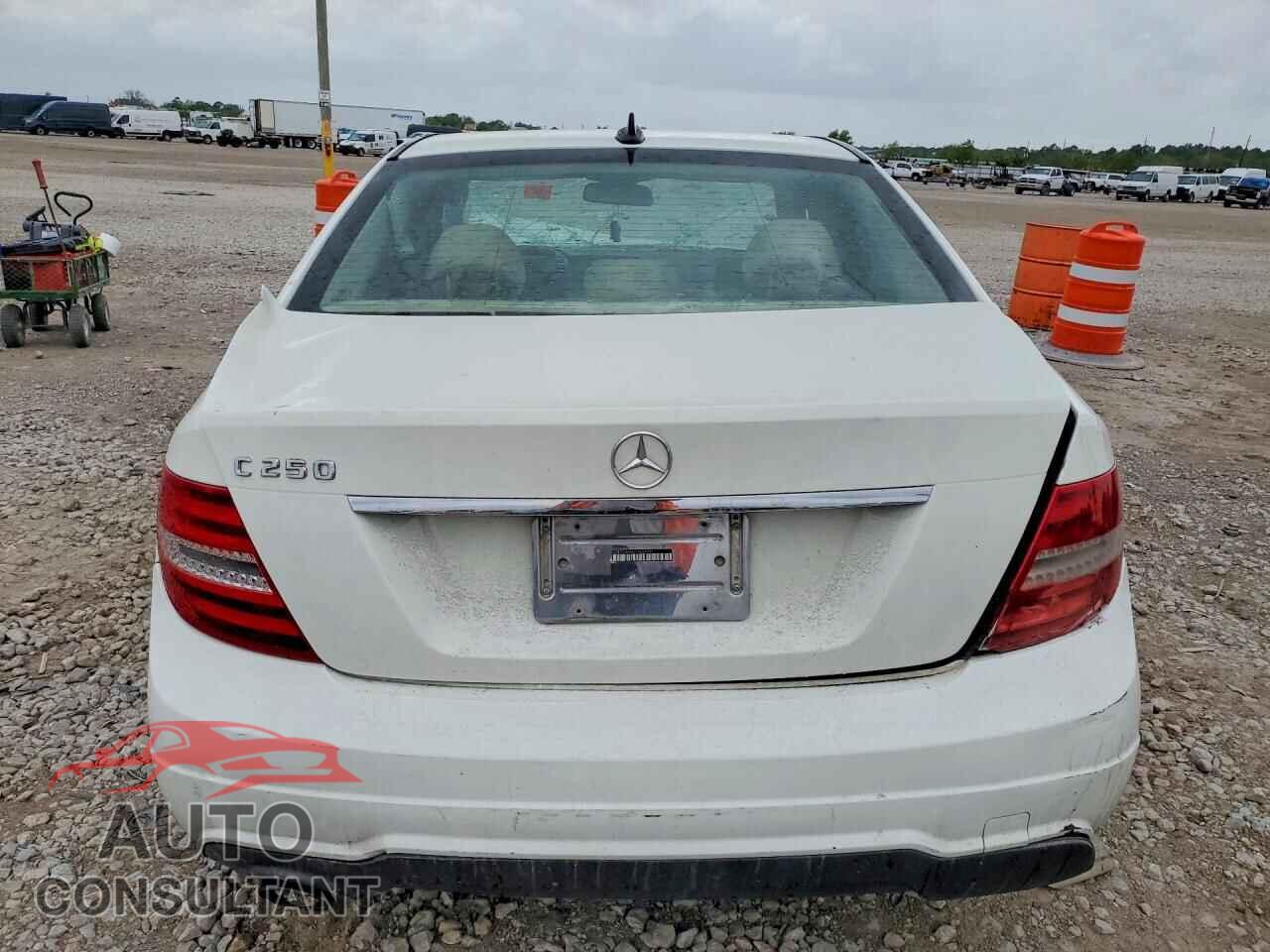 MERCEDES-BENZ C-CLASS 2012 - WDDGF4HB5CA626545