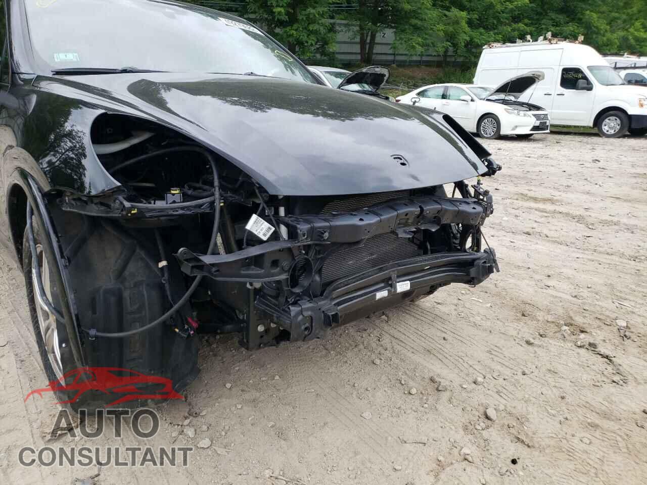 PORSCHE CAYENNE 2017 - WP1AA2A26HKA85647