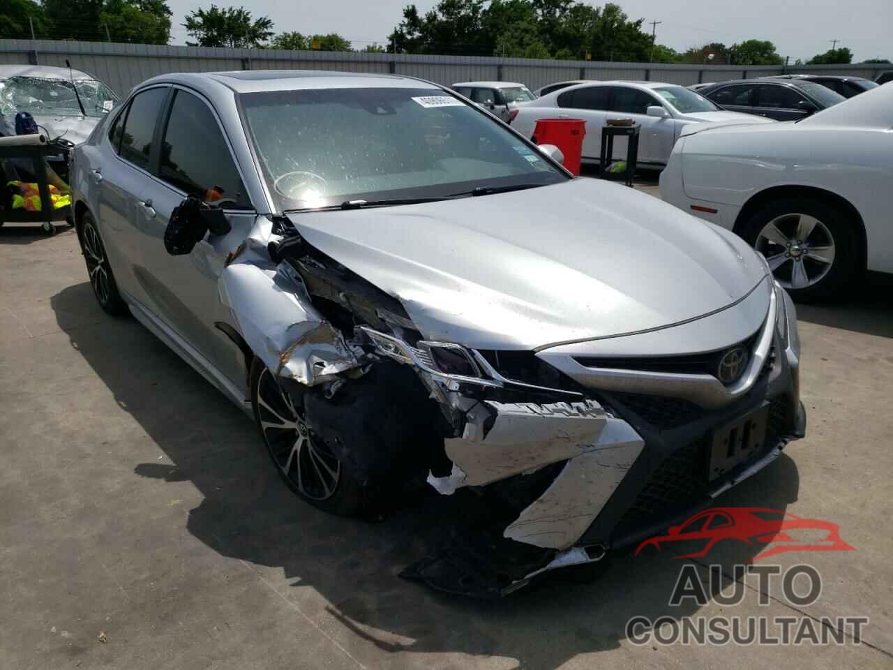 TOYOTA CAMRY 2018 - 4T1B11HK1JU103144