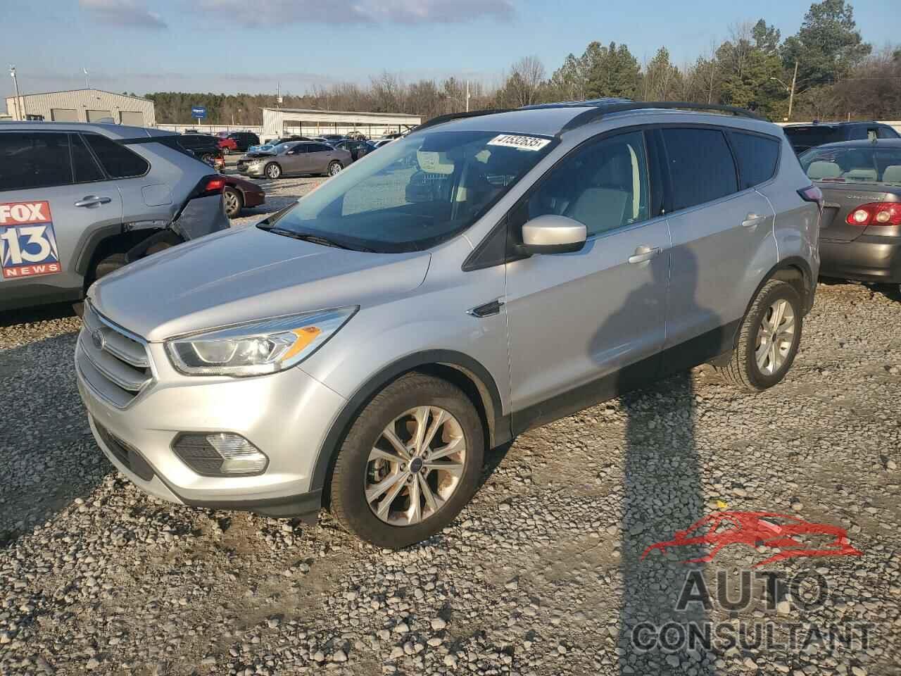 FORD ESCAPE 2017 - 1FMCU0GD0HUB95771