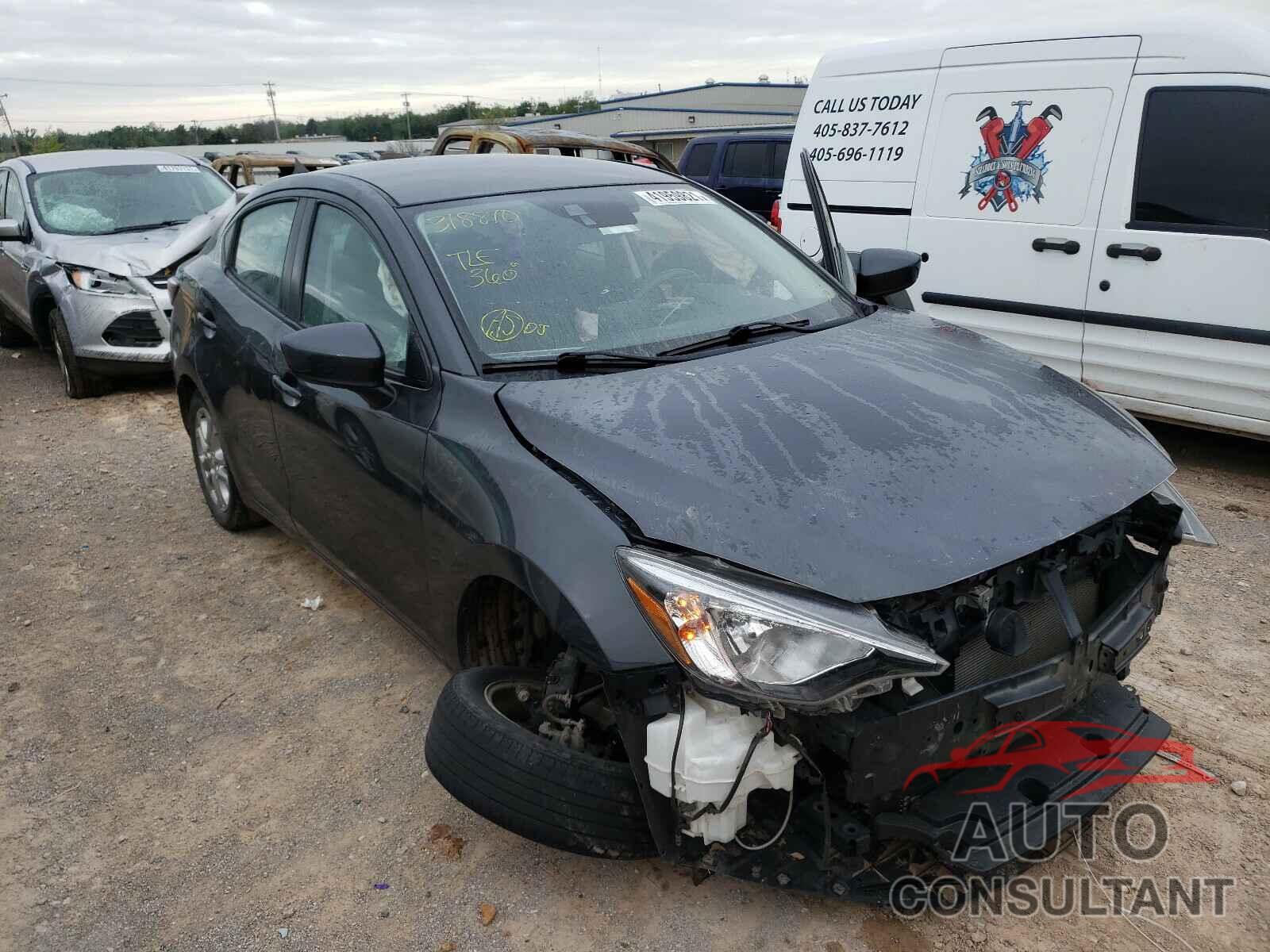TOYOTA YARIS 2018 - 3MYDLBYV1JY318870
