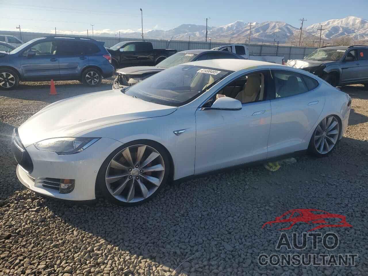 TESLA MODEL S 2015 - 5YJSA1E43FF104516