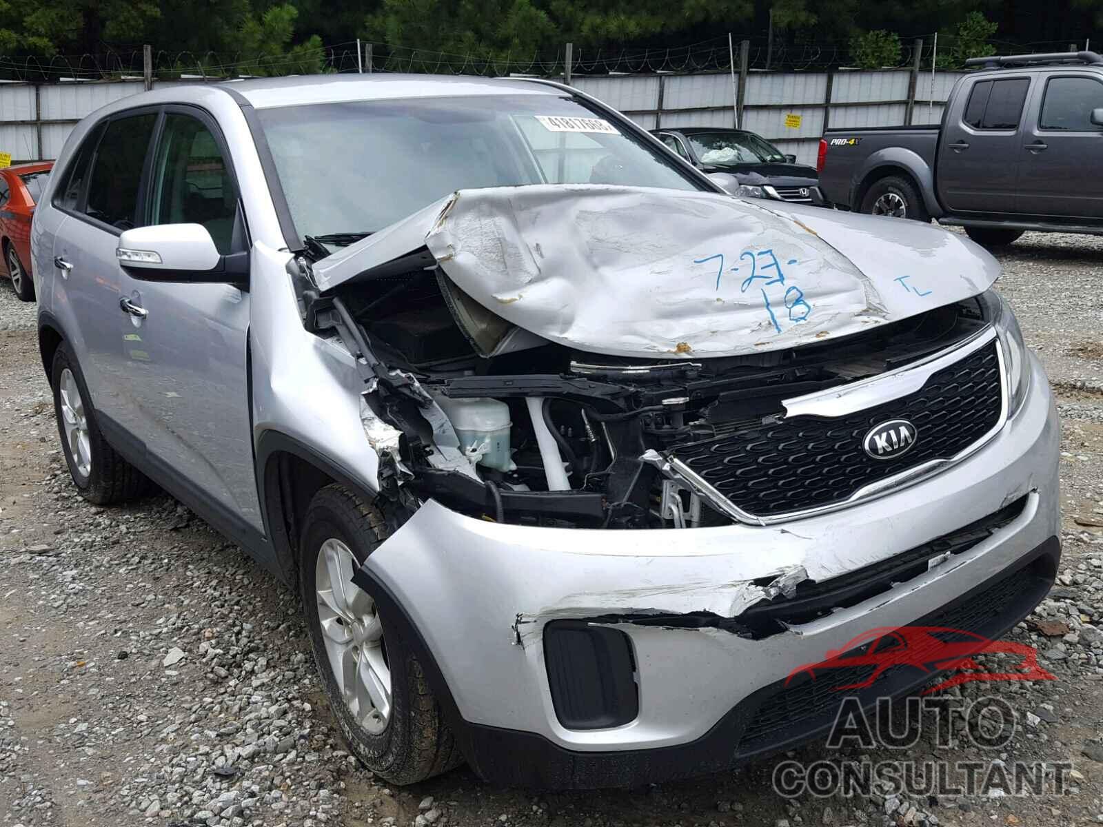 KIA SORENTO LX 2015 - 5XYKT3A69FG610373