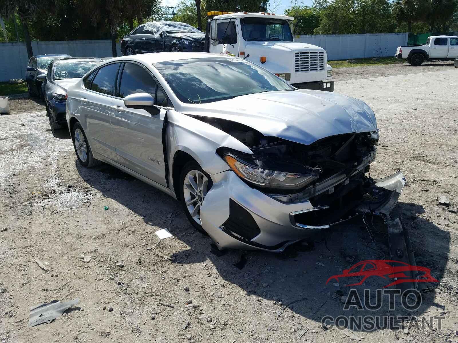 FORD FUSION 2019 - 3FA6P0LU3KR121070