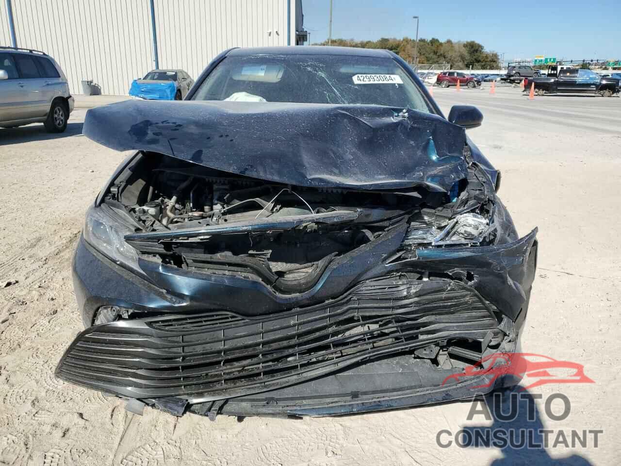 TOYOTA CAMRY 2018 - 4T1B11HK8JU629190