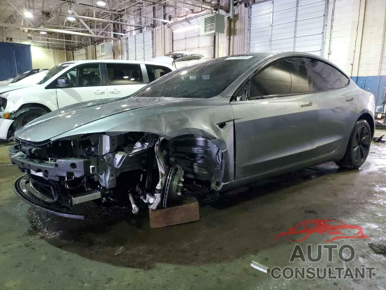 TESLA MODEL 3 2025 - 5YJ3E1EA1SF925543
