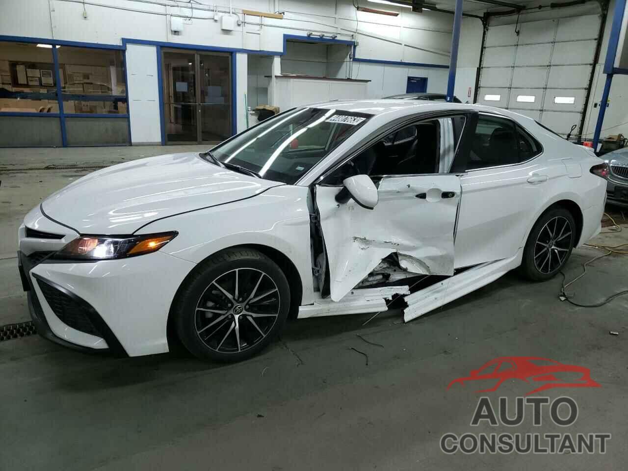 TOYOTA CAMRY 2021 - 4T1G11AK9MU549241