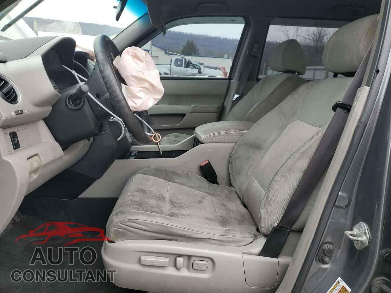 HONDA PILOT 2011 - 5FNYF4H42BB001543