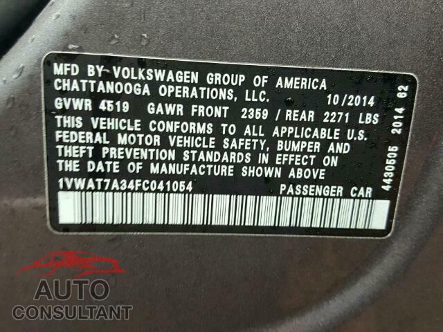 VOLKSWAGEN PASSAT 2015 - 1VWAT7A34FC041054
