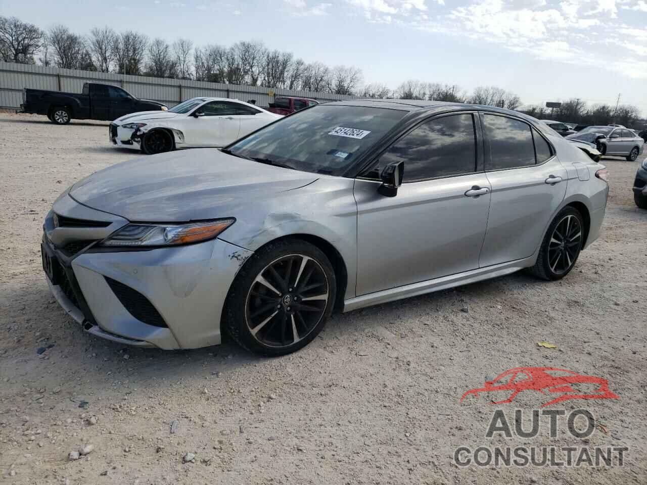 TOYOTA CAMRY 2018 - 4T1B61HK5JU152008