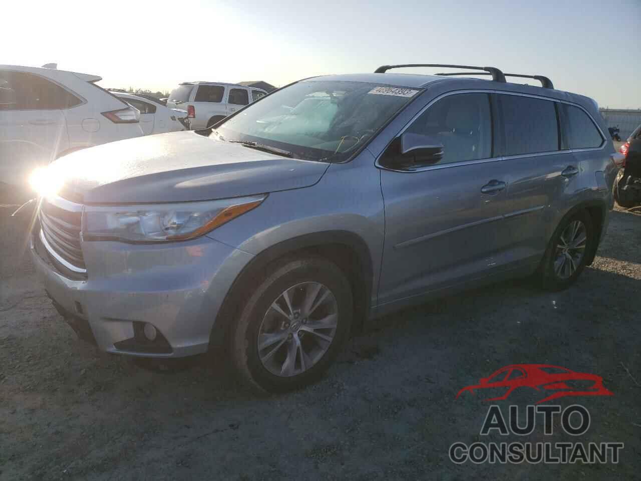 TOYOTA HIGHLANDER 2015 - 5TDBKRFH4FS157086