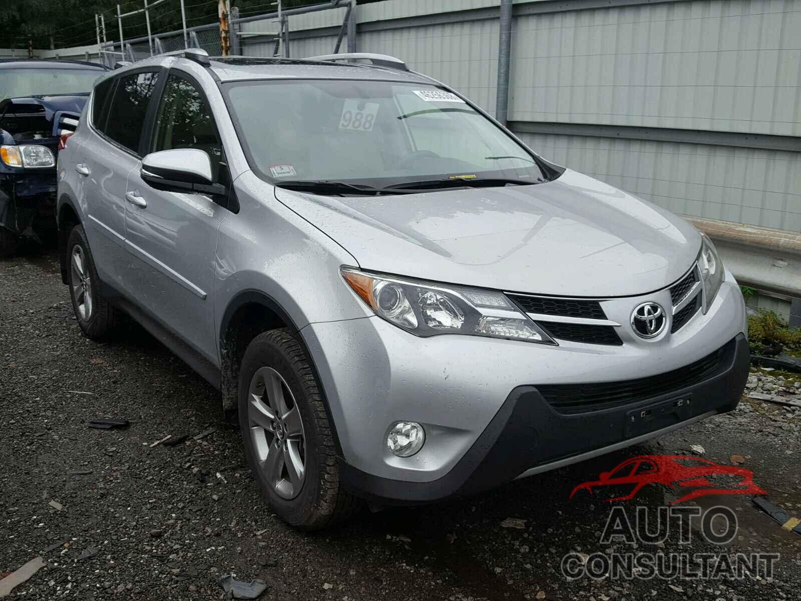 TOYOTA RAV4 XLE 2015 - JTMRFREV0FJ039558