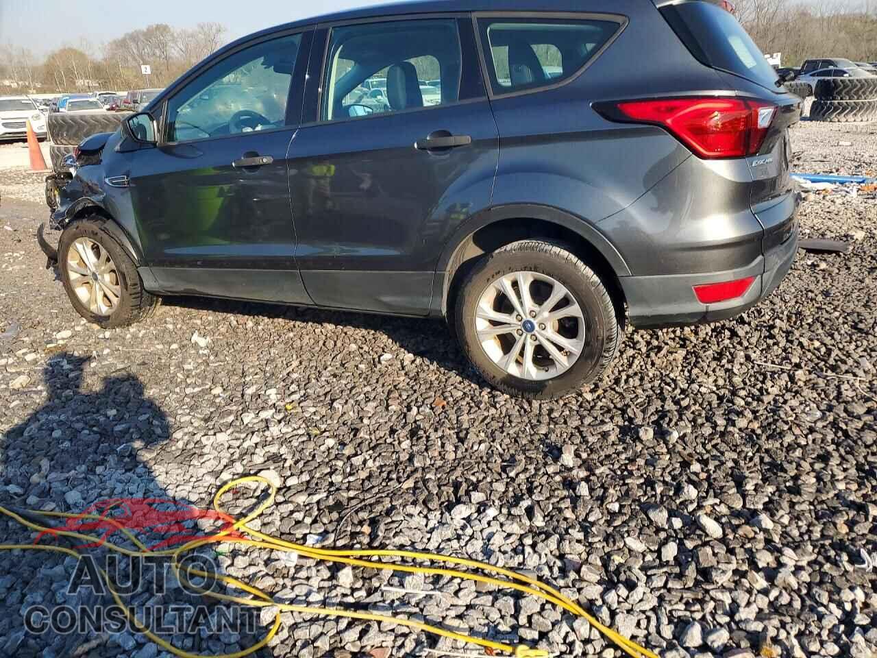 FORD ESCAPE 2019 - 1FMCU0F79KUC19584