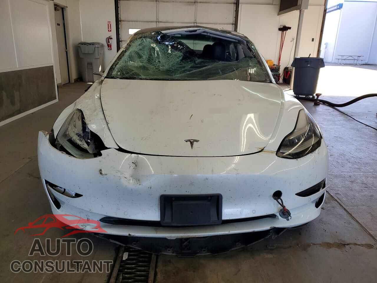 TESLA MODEL 3 2018 - 5YJ3E1EB8JF121988