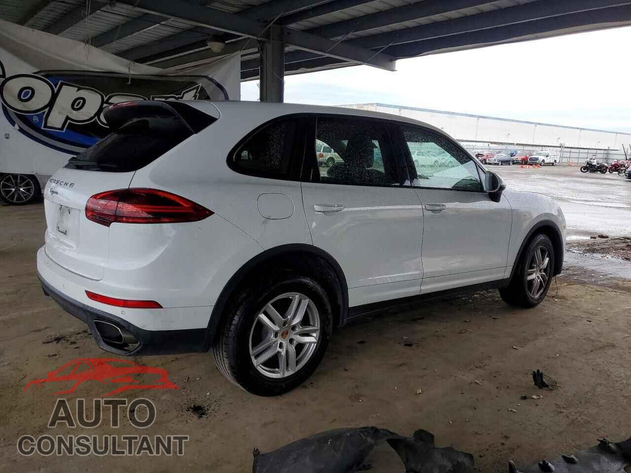 PORSCHE CAYENNE 2016 - WP1AA2A25GKA37250