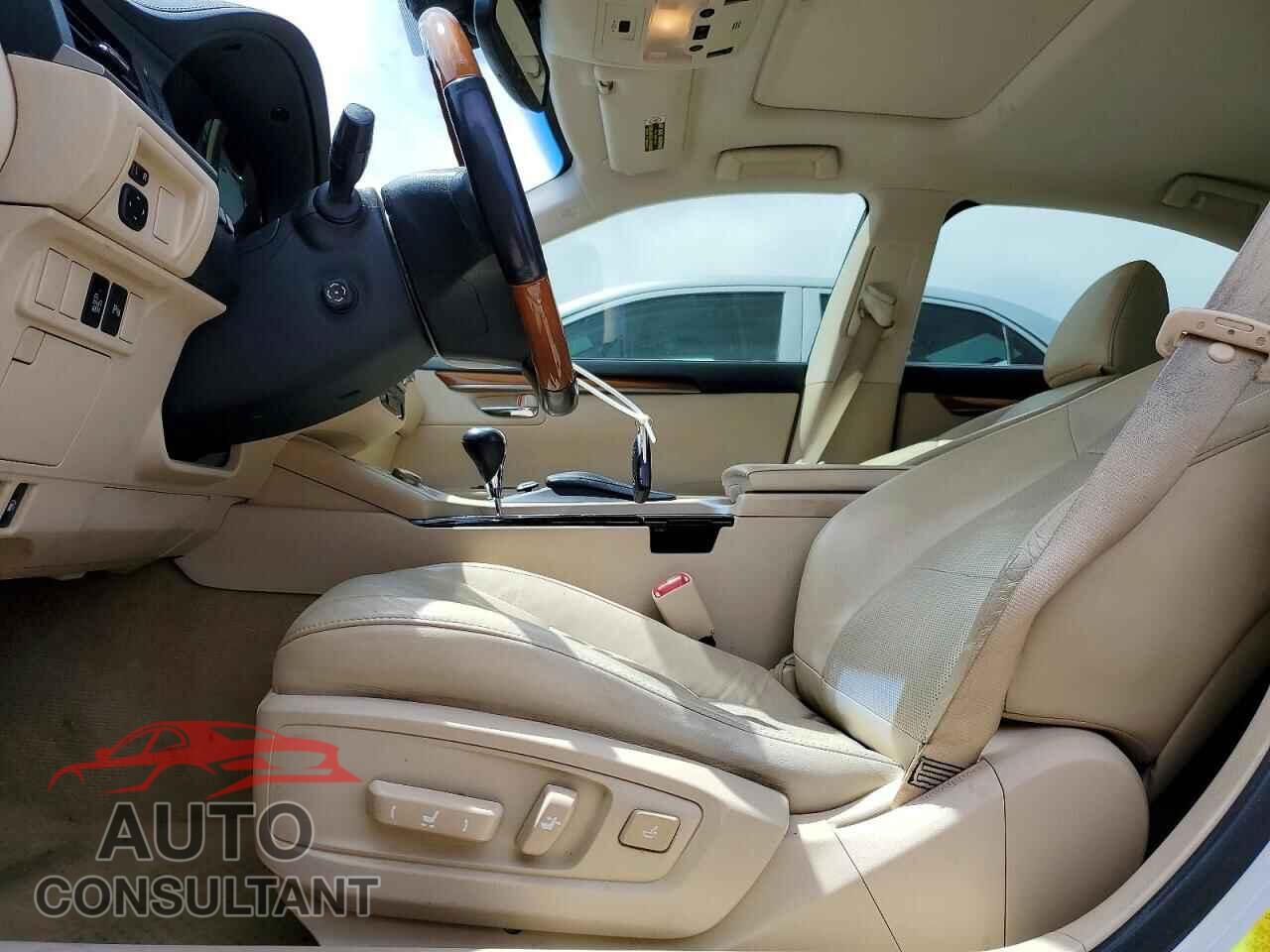 LEXUS ES300 2013 - JTHBW1GG8D2006122