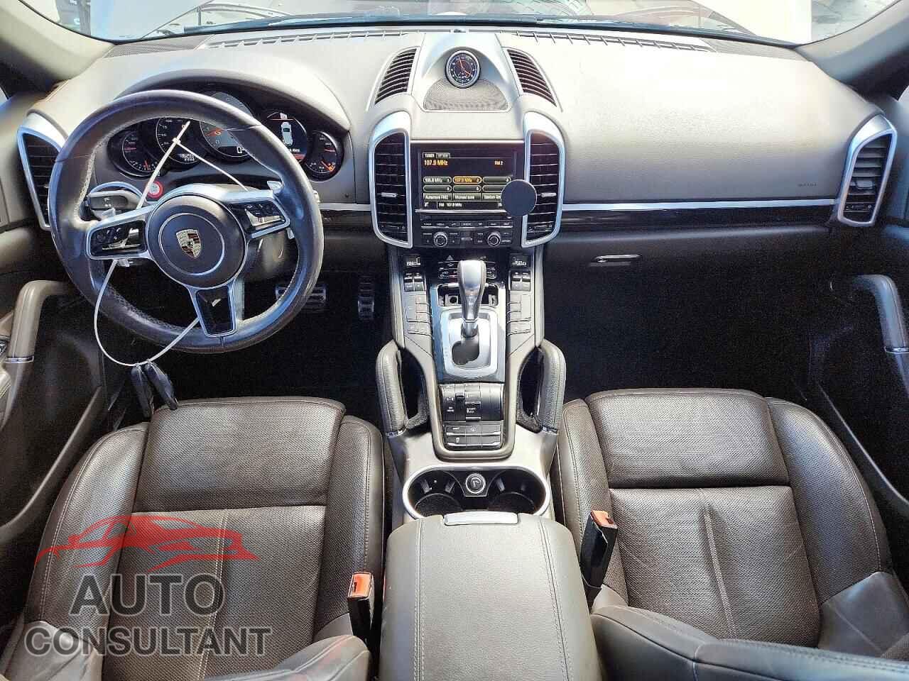 PORSCHE CAYENNE 2016 - WP1AB2A29GLA92775