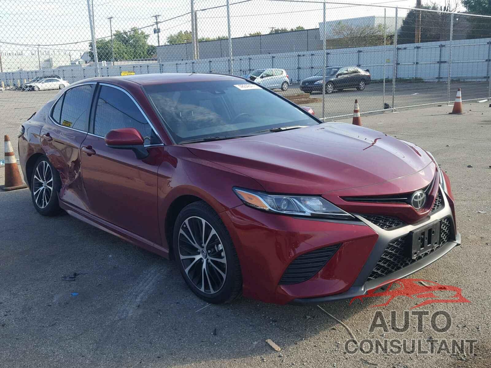 TOYOTA CAMRY 2018 - 4T1B11HK0JU593298