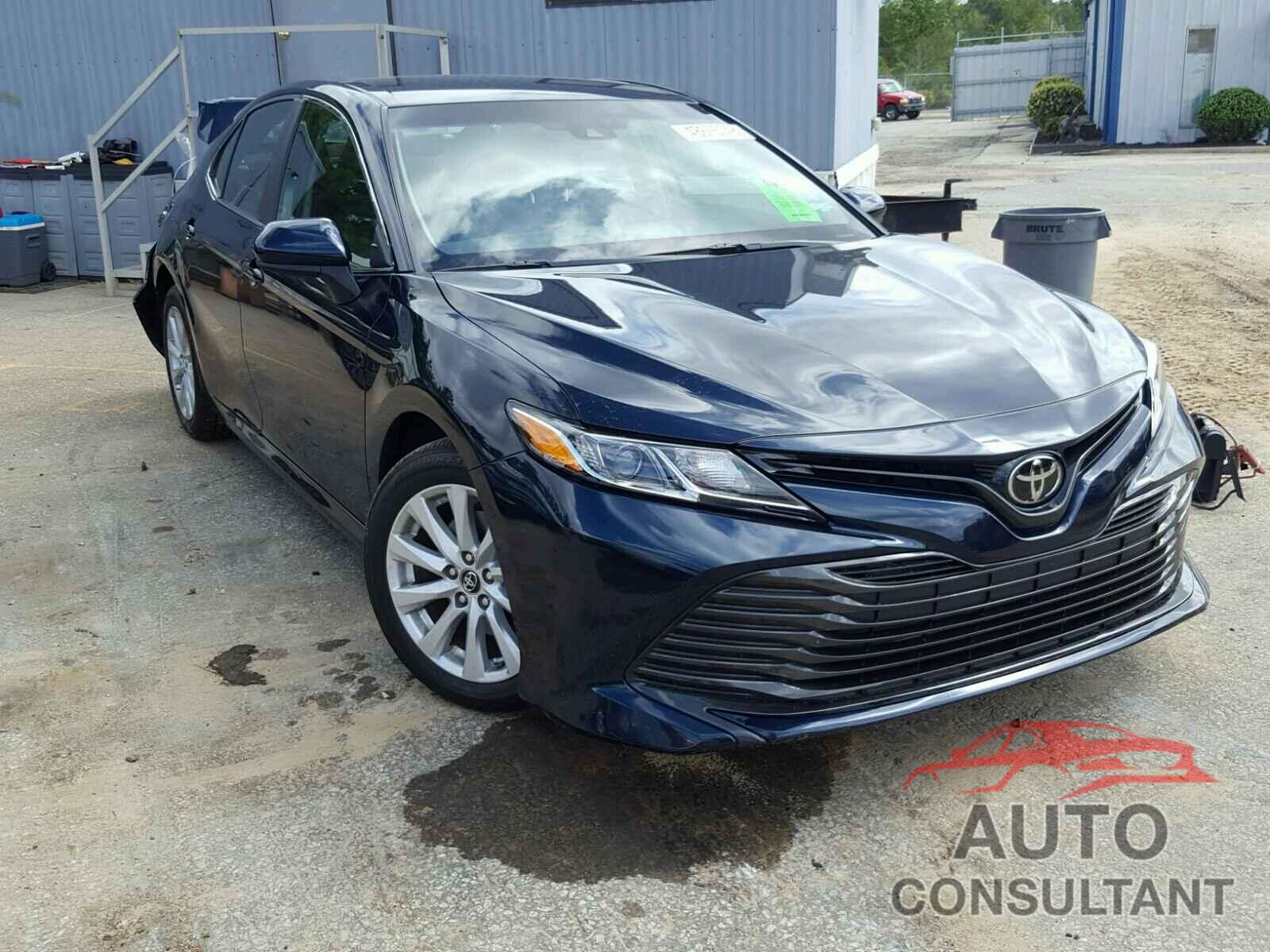 TOYOTA CAMRY 2018 - 4T1B11HK6JU643329