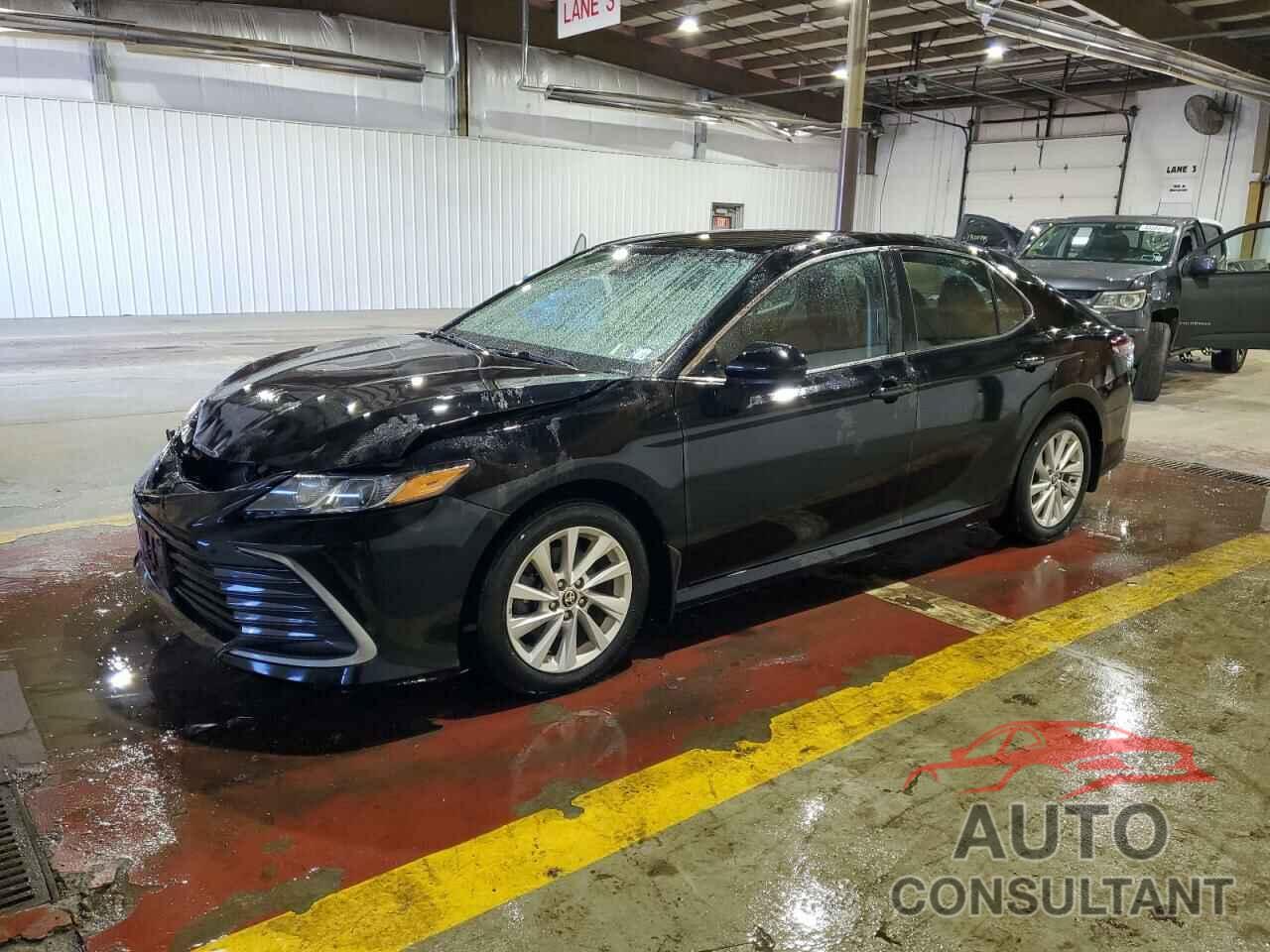 TOYOTA CAMRY 2022 - 4T1C11AK3NU632096