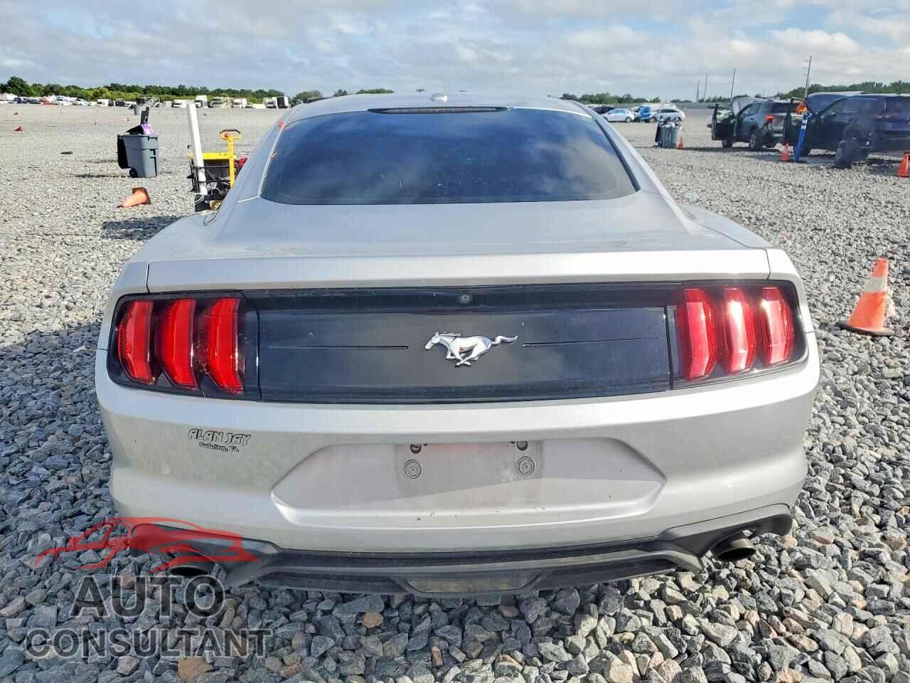 FORD MUSTANG 2019 - 1FA6P8TH1K5142150