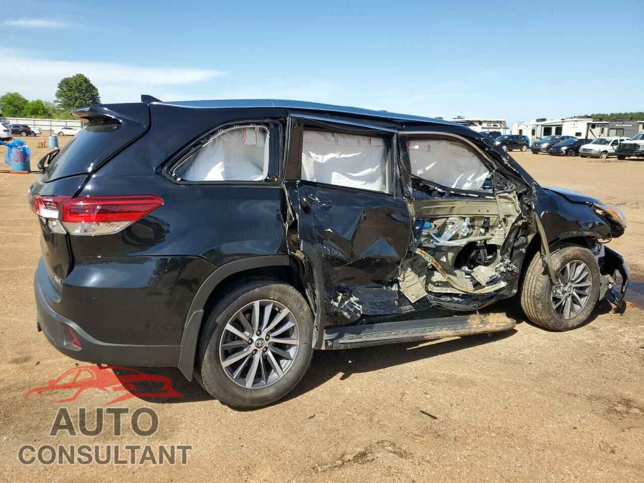 TOYOTA HIGHLANDER 2017 - 5TDKZRFH4HS517715