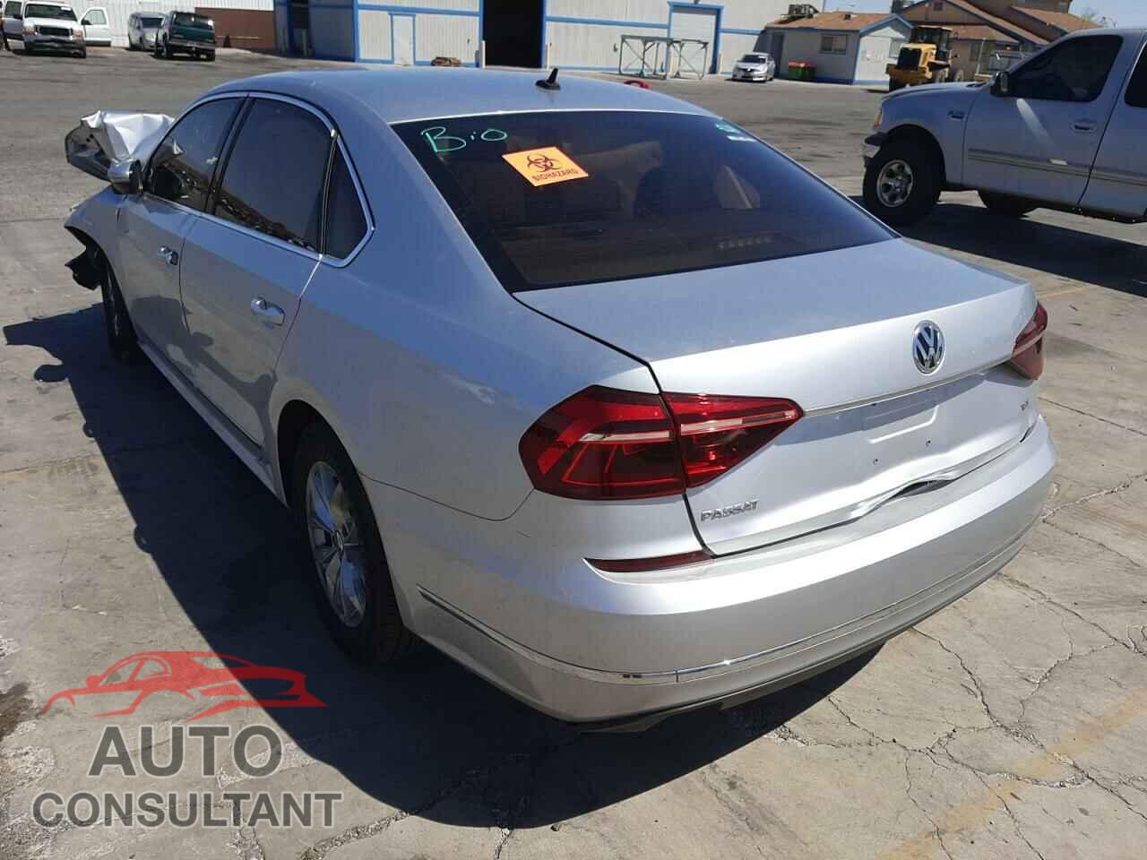 VOLKSWAGEN PASSAT 2017 - 1VWAT7A3XHC071758
