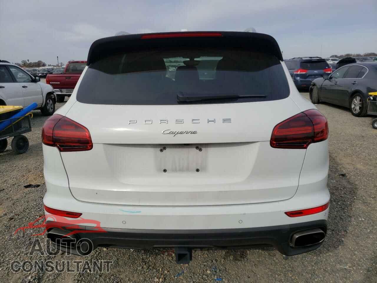 PORSCHE CAYENNE 2016 - WP1AA2A20GLA10807