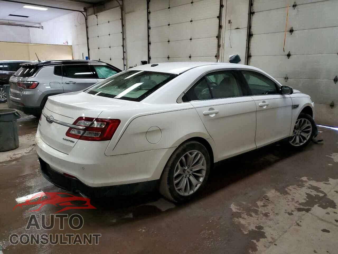 FORD TAURUS 2017 - 1FAHP2F87HG111872