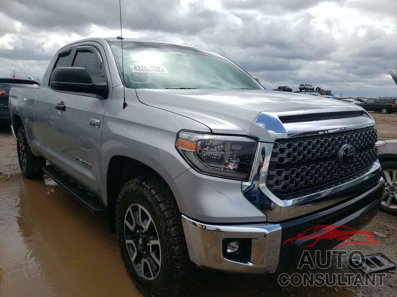 TOYOTA TUNDRA 2018 - 5TFUW5F14JX748255