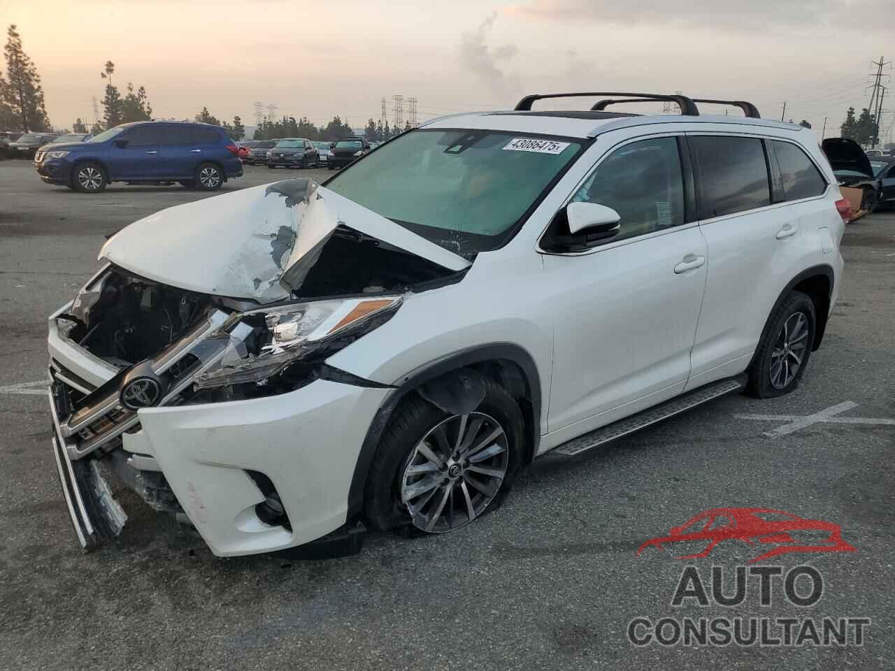 TOYOTA HIGHLANDER 2017 - 5TDKZRFH4HS204373