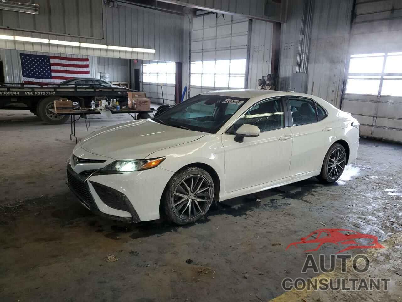 TOYOTA CAMRY 2021 - 4T1G11AK6MU521073