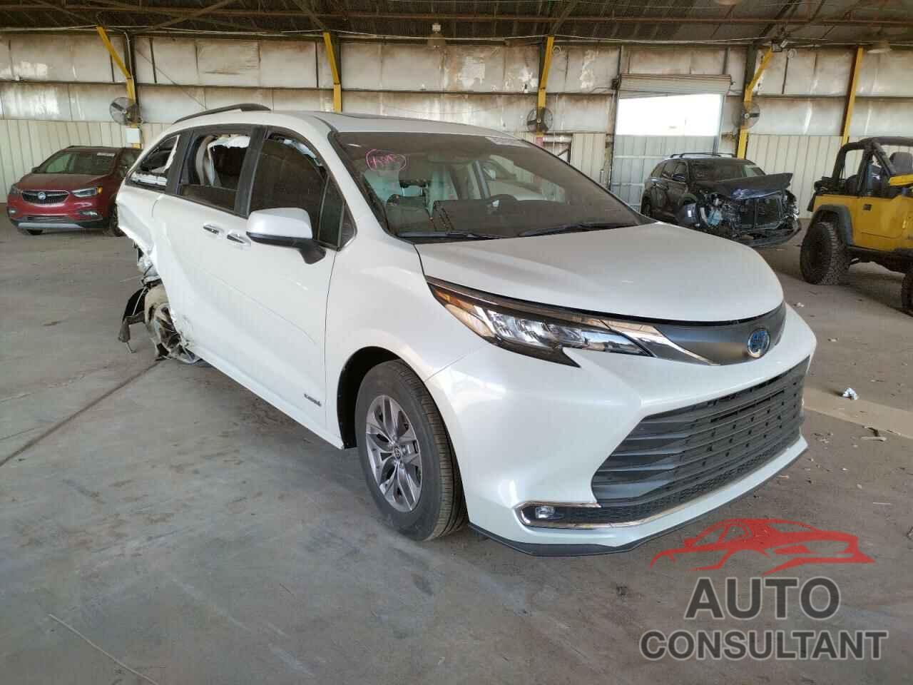 TOYOTA SIENNA 2021 - 5TDJRKEC2MS025140