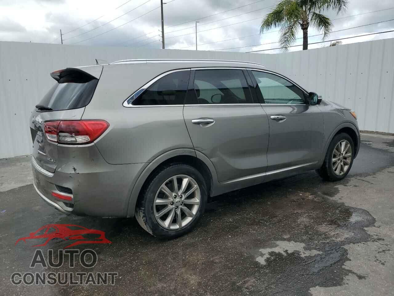 KIA SORENTO 2017 - 5XYPK4A58HG281643